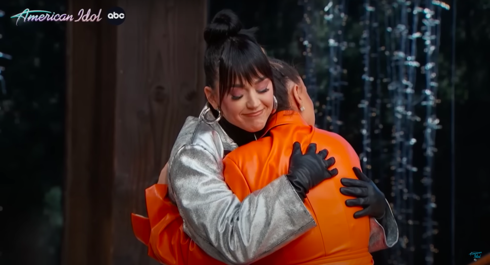 'American Idol' Contestant Nutsa Gives Tearful Apology to Katy Perry